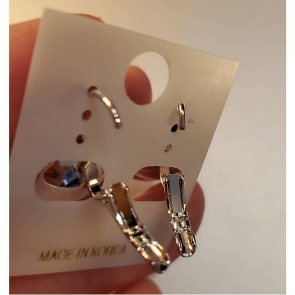 NEW! Swarovski Element Crystal Earrings Elegant Navy. Leverback. Dangle. Round - Picture 3 of 5